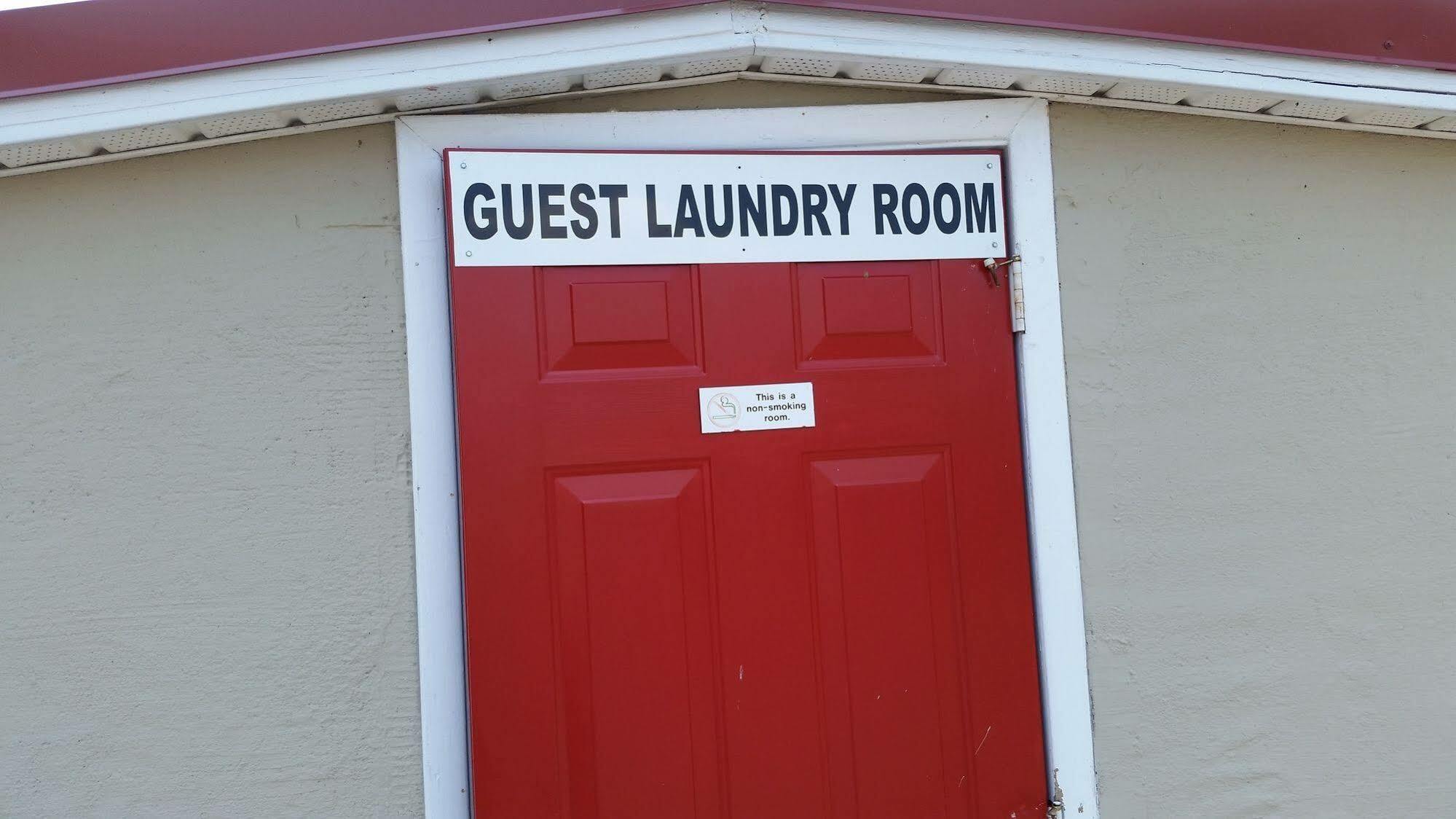 Lakeview Inn - Kingston エクステリア 写真