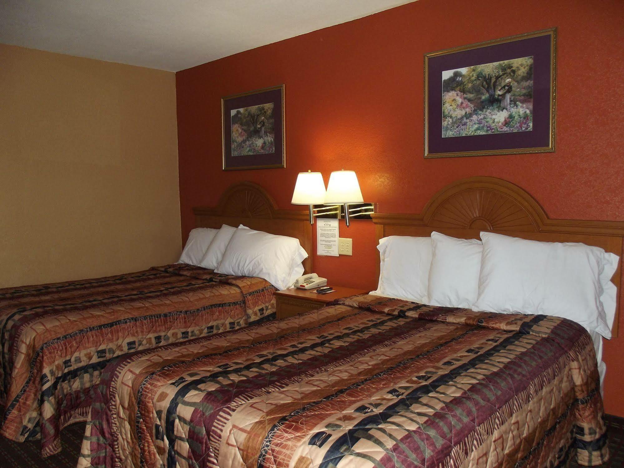 Lakeview Inn - Kingston エクステリア 写真