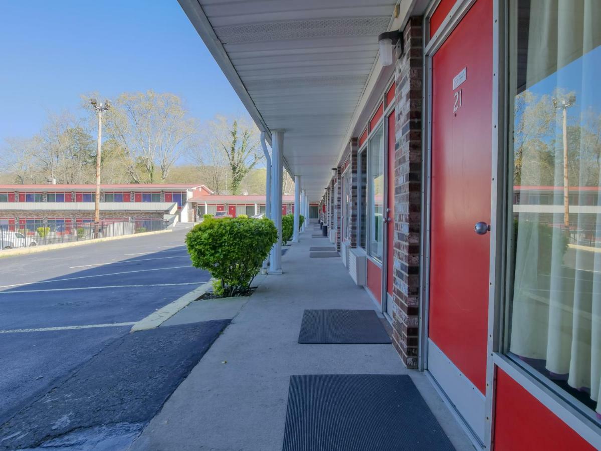 Lakeview Inn - Kingston エクステリア 写真
