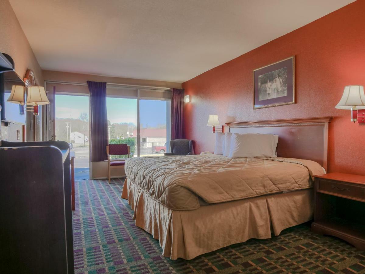 Lakeview Inn - Kingston エクステリア 写真