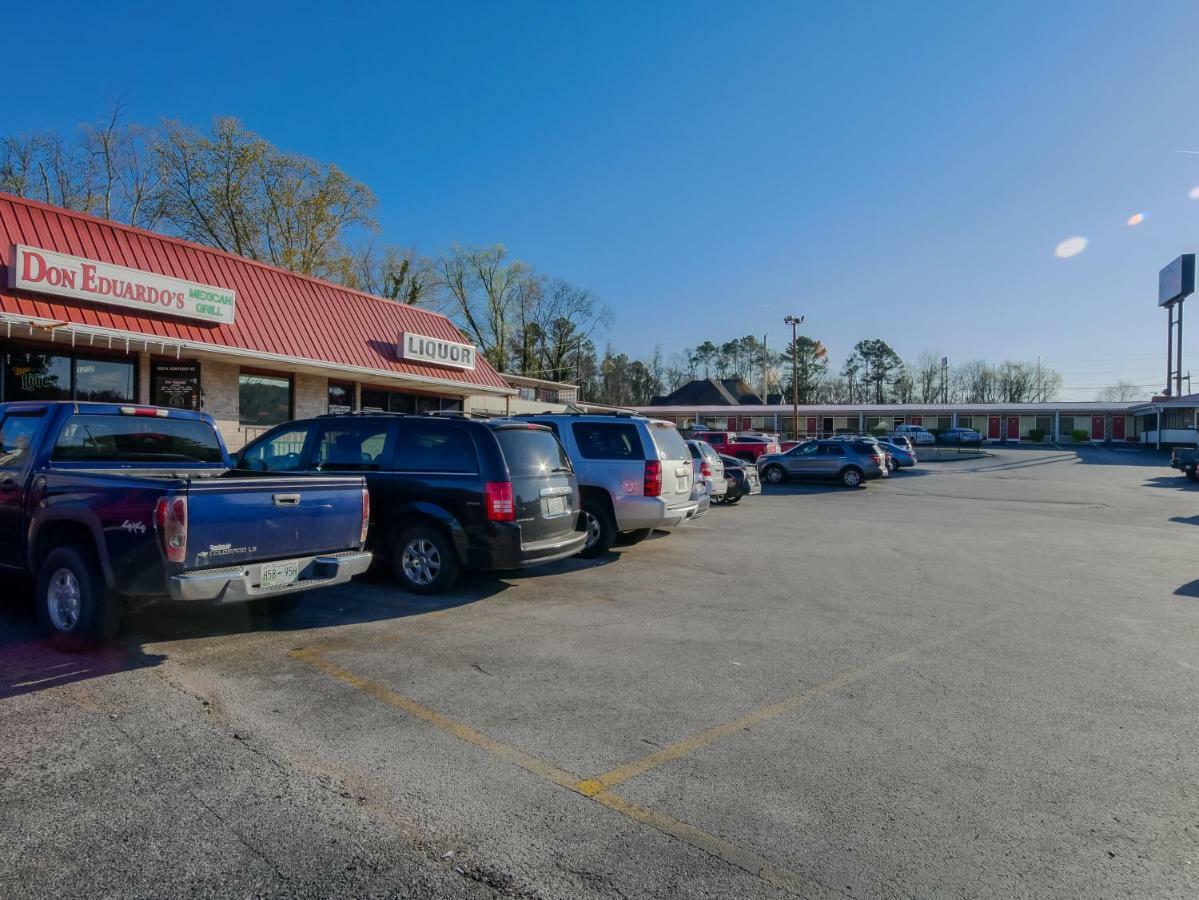Lakeview Inn - Kingston エクステリア 写真